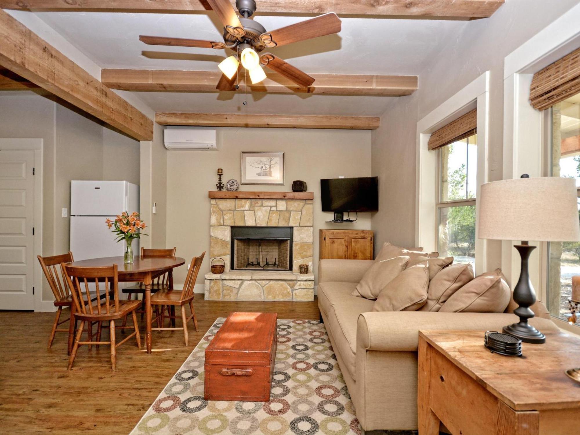 Cabins At Flite Acres - Mountain Laurel Wimberley Exterior foto